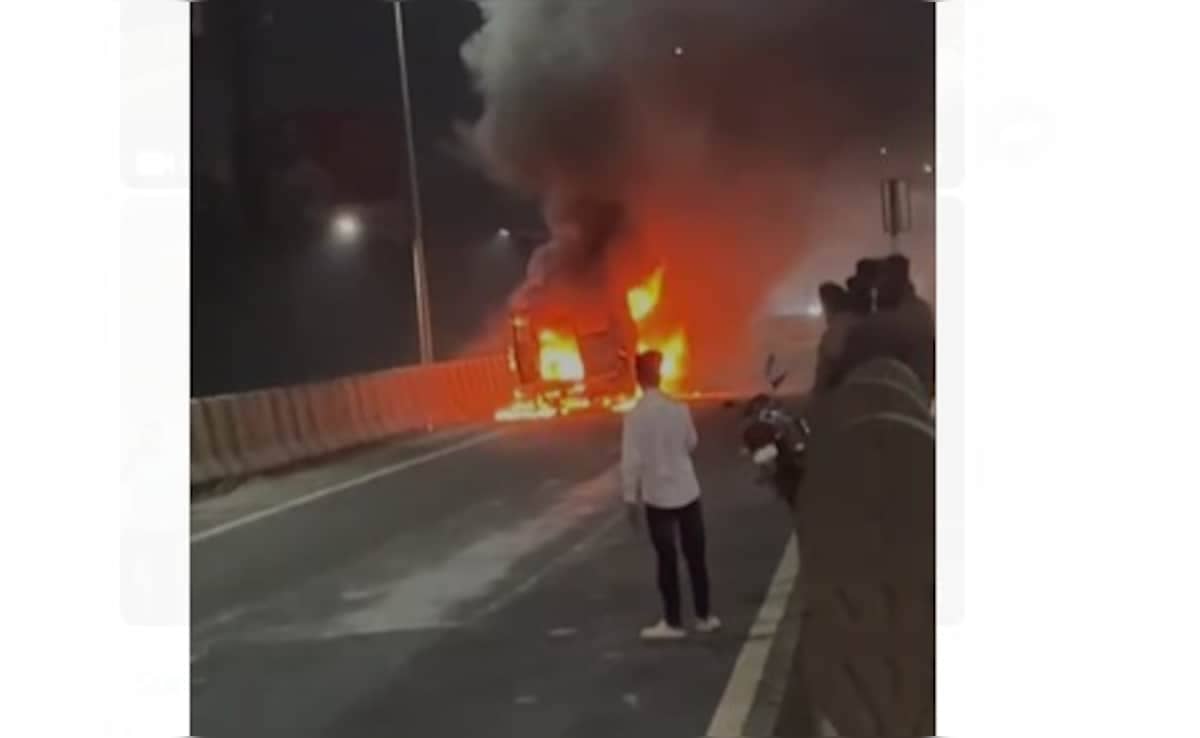 3mtjehbo maharashtra jalgaon ambulance explosion 625x300 14 November 24 izYMTm
