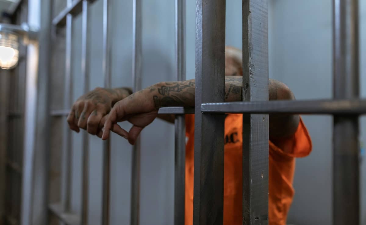 Salary Of Prisoners In UK More Than Jail Guards And Teachers: Report