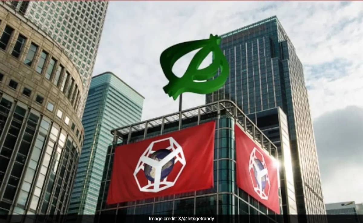 690bgdg the onion buys infowars 625x300 15 November 24 J8SWN5