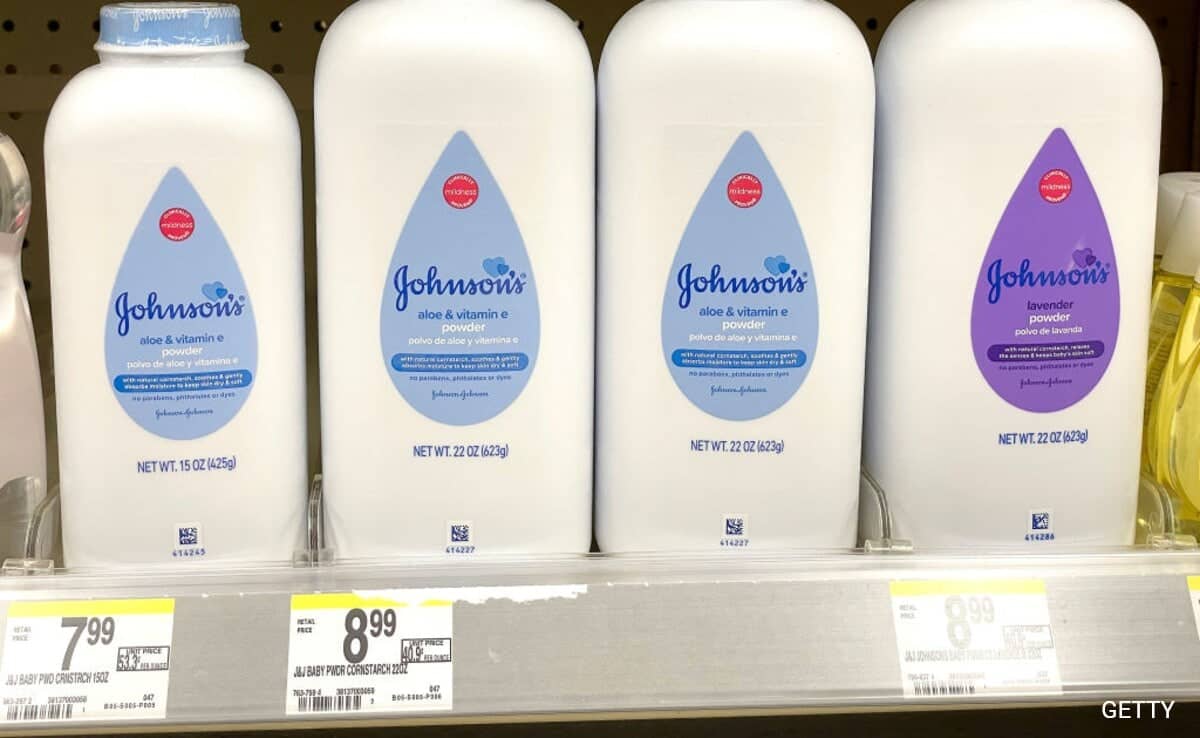 ah814mac johnson johnson powder johnson and johnson powder getty 625x300 20 November 24 d5eCS1