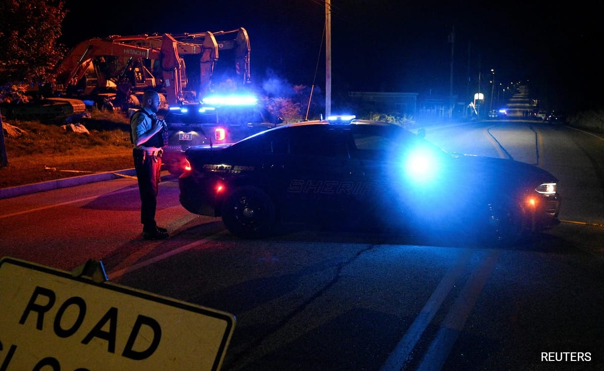 d5iem0fg us police 625x300 26 October 23 SlisqJ