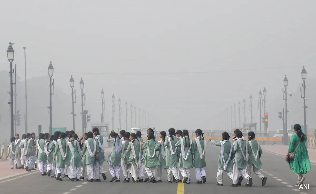 f53pnqj delhi pollution delhi students 625x300 20 November 24 NqZ8VL