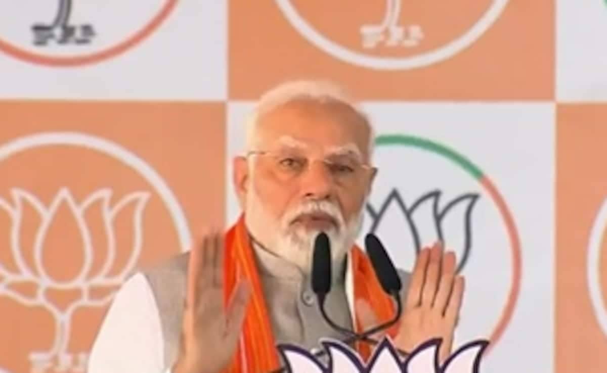 Congress’ ‘Shahi Parivar’ Believes It Was Born To Rule India: PM Modi