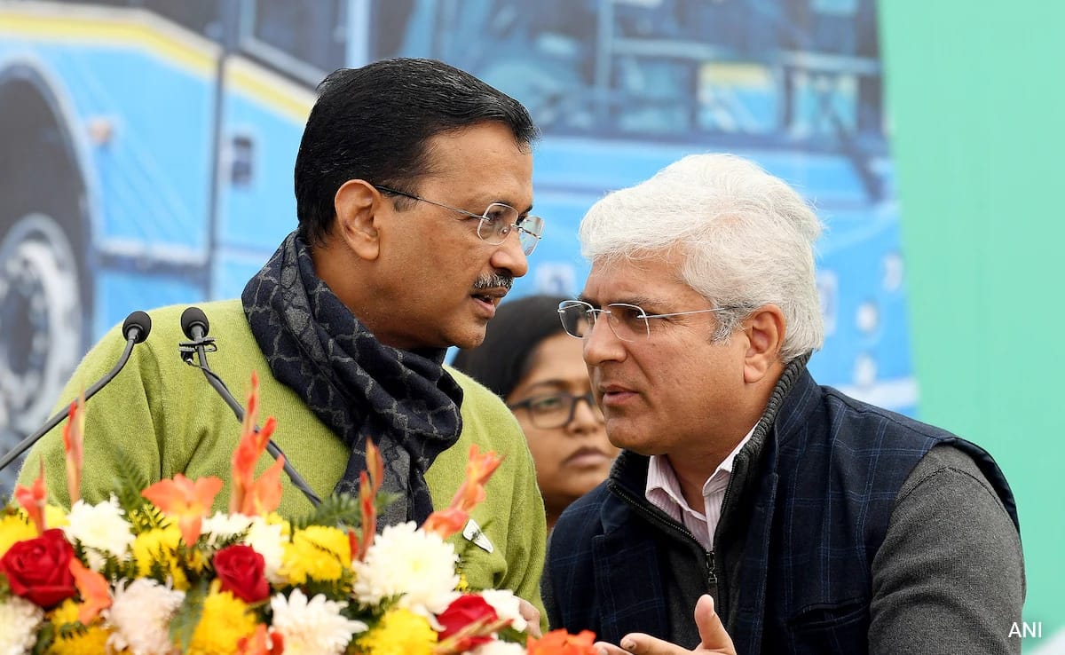 oj7vtrh8 arvind kejriwal kailash gahlot 625x300 17 November 24 0Enyg1
