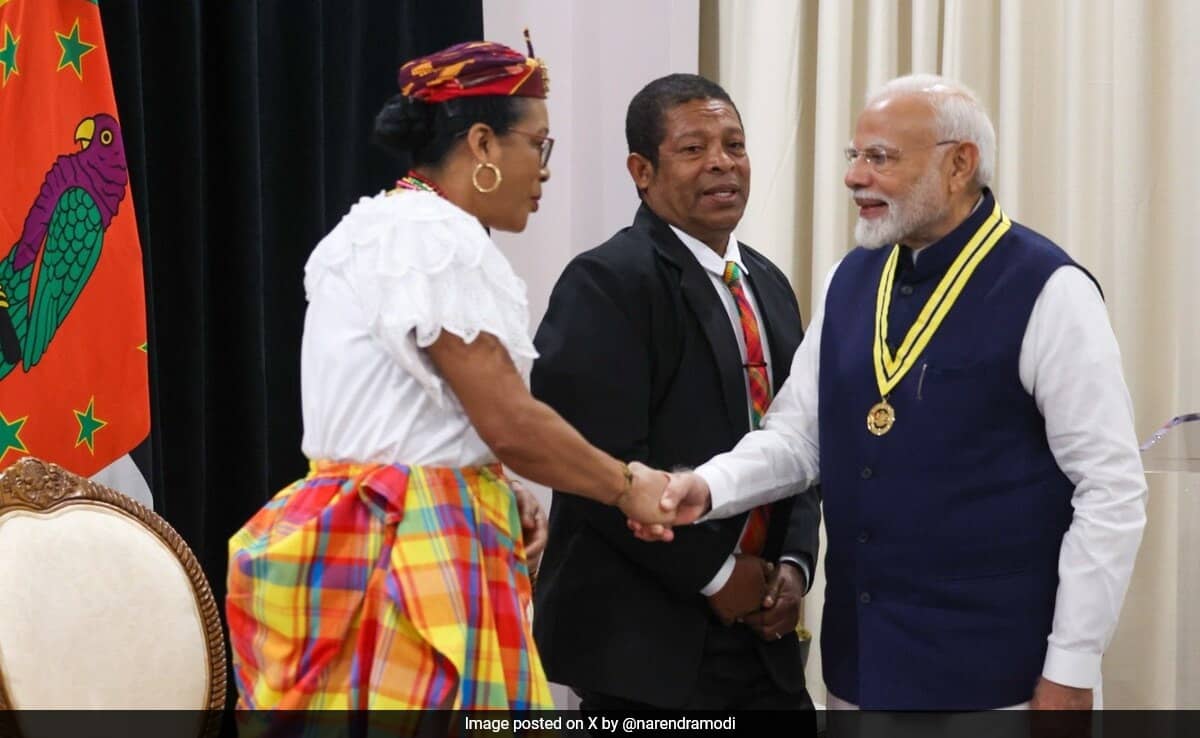 q9pjdnn pm modi bestowed dominicas highest national honour 625x300 21 November 24 x7t1DK