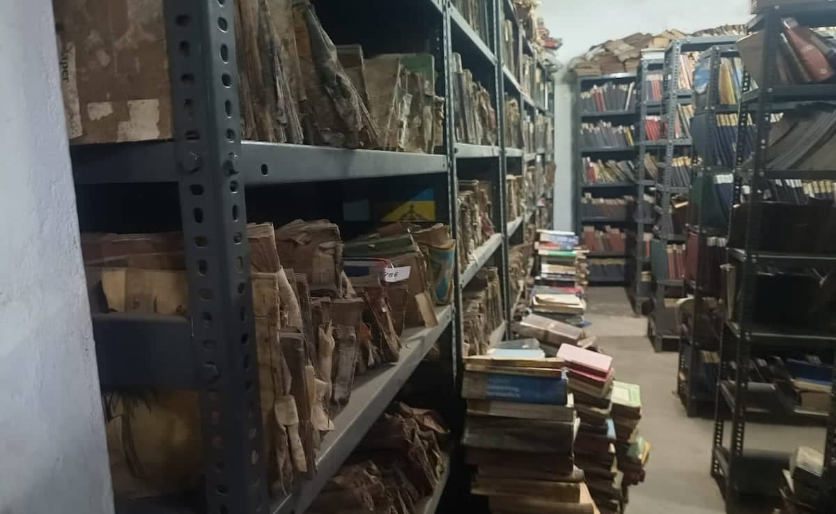 “Crying For Help”: As Books Lose To Screens, A Bhopal Library Rots Away