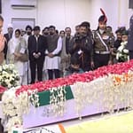 Manmohan Singh’s Last Rites Today, Sonia, Rahul Gandhi Pay Tributes
