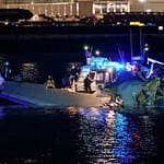 Investigators Recover Plane Black Boxes From Washington Air Crash
