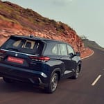 Maruti_Suzuki_Invicto_3_1689052238677_1738982736045