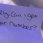 “Can I Get Your Number?” – Flight Passenger Finds Anonymous Note After Returning To Seat