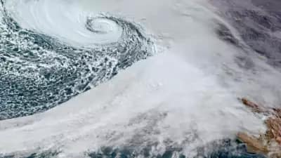 bomb cyclone hits northwest us causing major disruptions power outages affect thousands