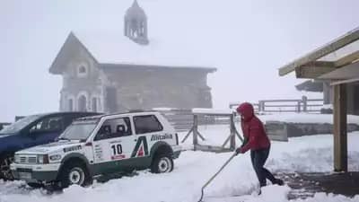 Rare spring snowstorm in Alps kills one, strands thousands across France, Italy, and Switzerland